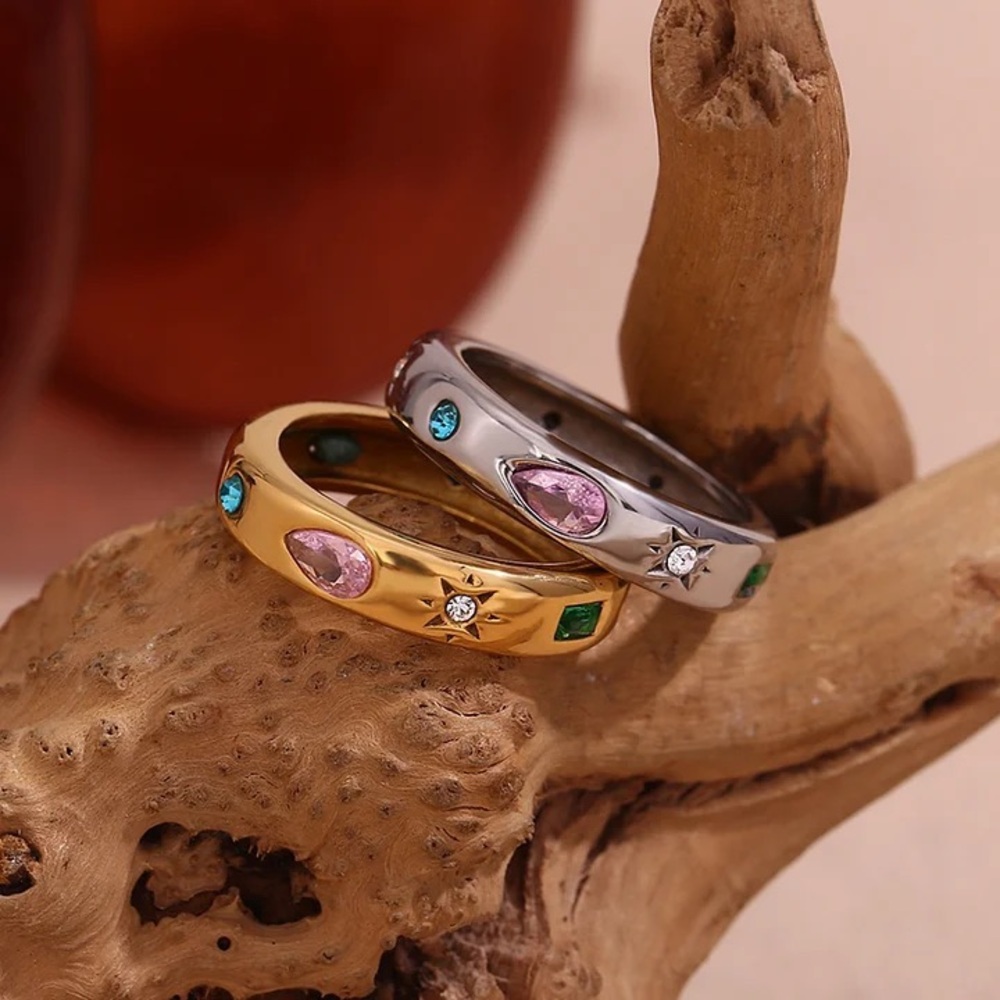 ✨ Circle Geometric 18K Gold Plated Stainless Steel Ring w/ Gems Chic
